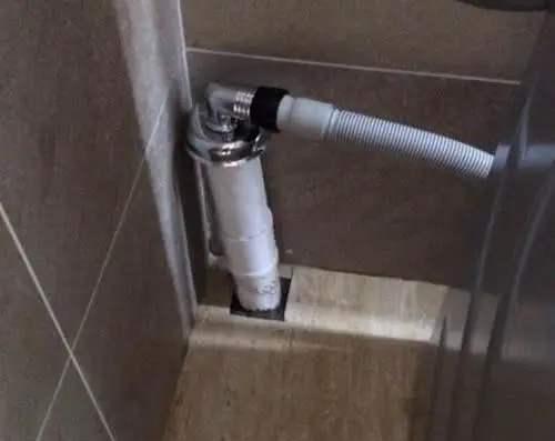 河北一地排水管集体做到一米多高,这事儿到底图个啥? 河北一地排水管集体做到一米多高,这事儿到底图个啥?