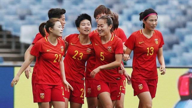 女足西班牙vs南非集锦，一场让人捏把汗的狂欢