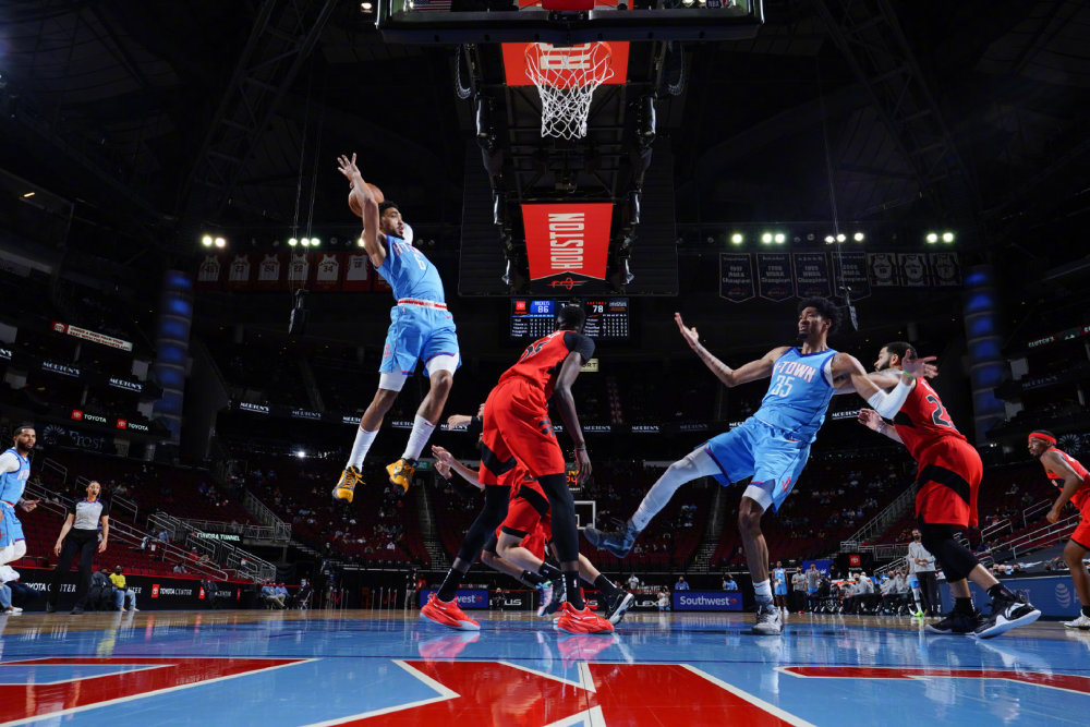猛龙vs雷霆录像回放，一场打铁大战里藏着的真功夫